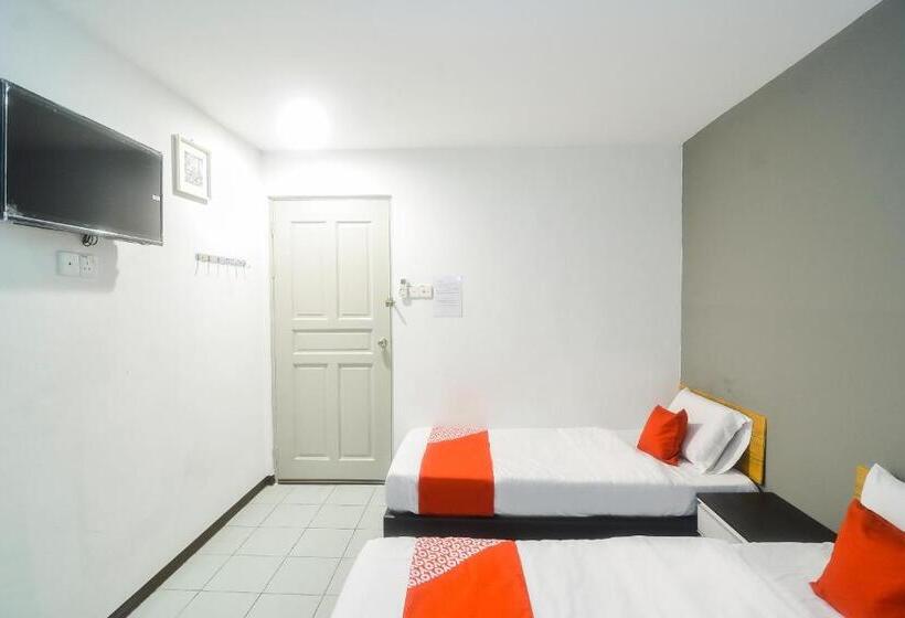 هتل Oyo 89465 Golden Lounge