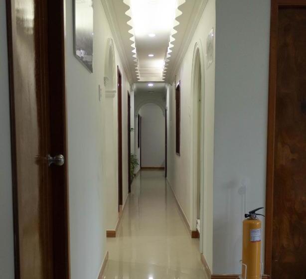 هتل La Casa Blanca