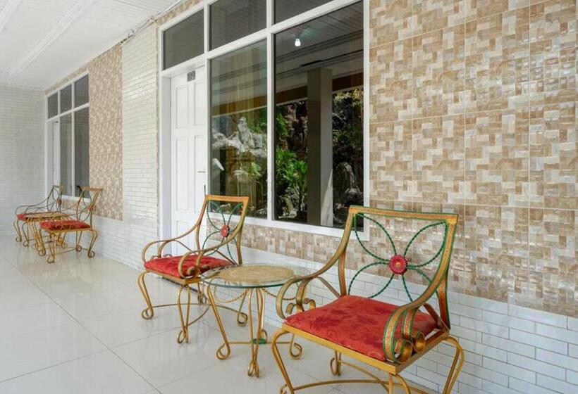 فندق Reddoorz Plus Syariah At Alam Raya