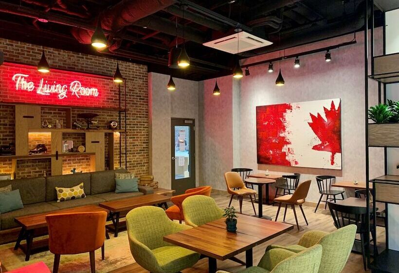 هتل Canvas Moncton, Tapestry Collection By Hilton