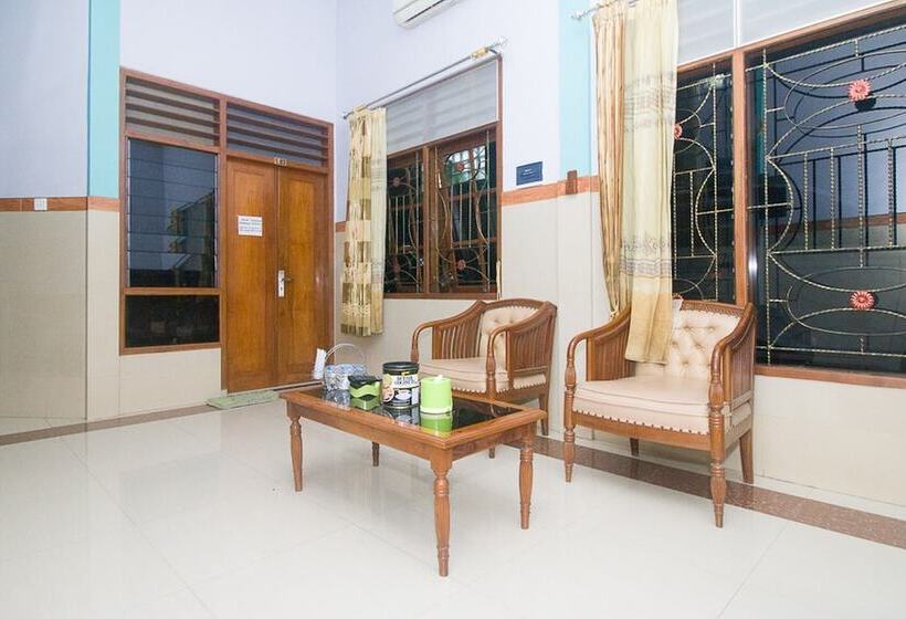 بنسيون Reddoorz Syariah Near Alun Alun Bojonegoro
