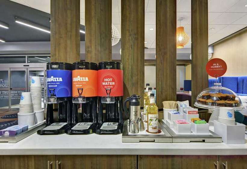 هتل Tru By Hilton Springfield Downtown