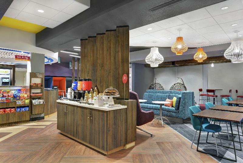 هتل Tru By Hilton Springfield Downtown