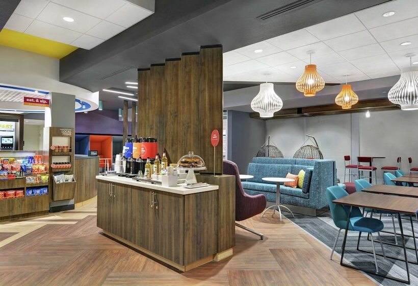 هتل Tru By Hilton Springfield Downtown