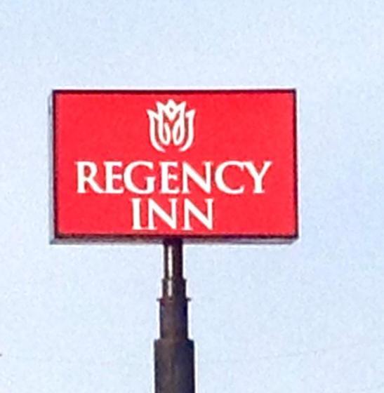 فندق على الطريق Regency Inn