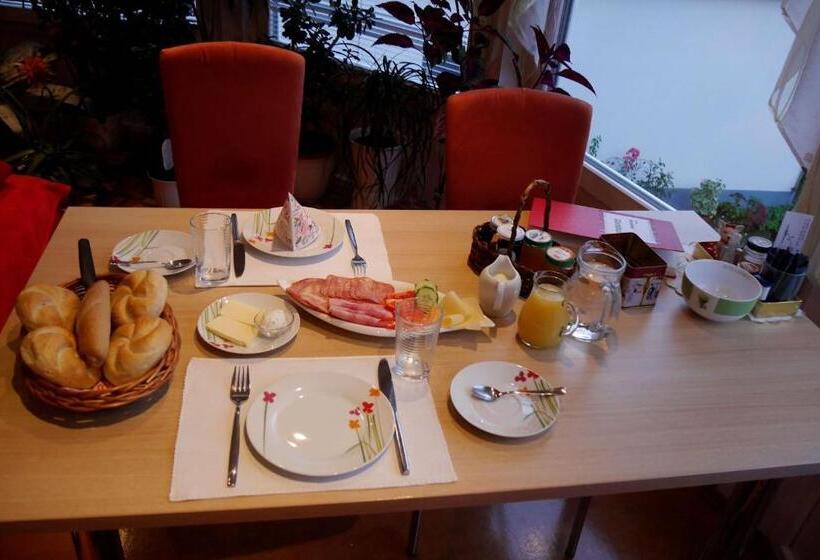 ペンション Gertis Blumenhof Privatzimmer, Ferienwohnung