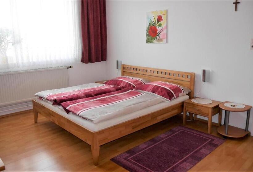ペンション Gertis Blumenhof Privatzimmer, Ferienwohnung