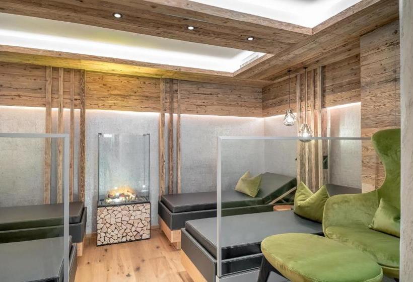 هتل Garni Caroline