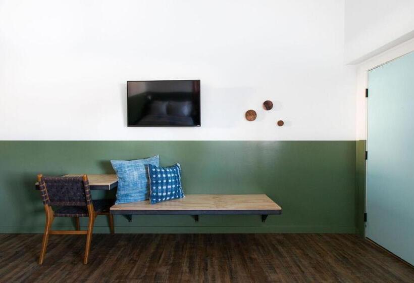 מוטל Mellow Moon Lodge