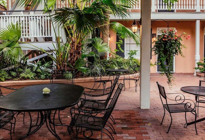 تختخواب و صبحانه Elliott House Inn