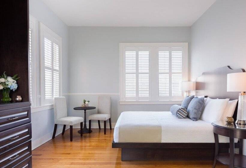 تختخواب و صبحانه Elliott House Inn