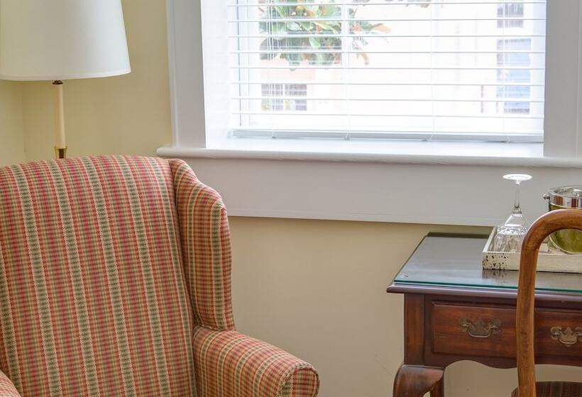 تختخواب و صبحانه Elliott House Inn