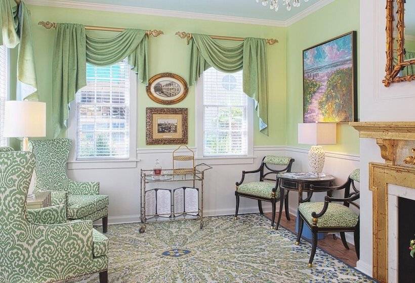 تختخواب و صبحانه Elliott House Inn