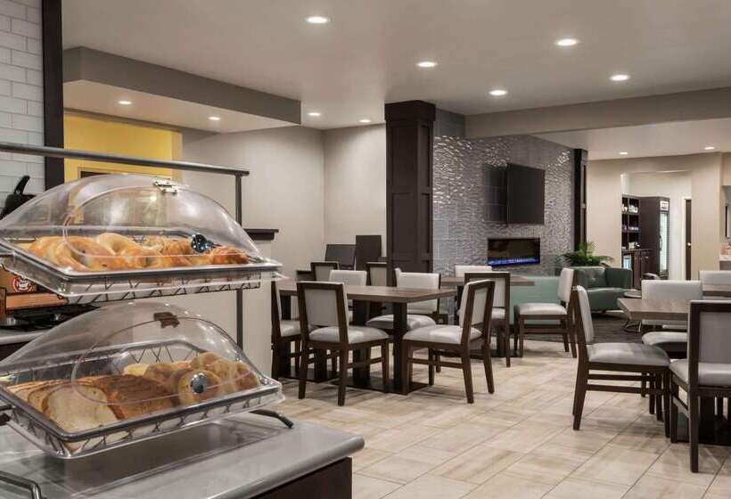 هتل Wingate By Wyndham Appleton