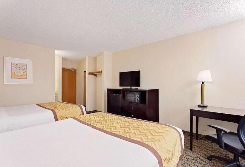 هتل Baymont By Wyndham Kalamazoo East
