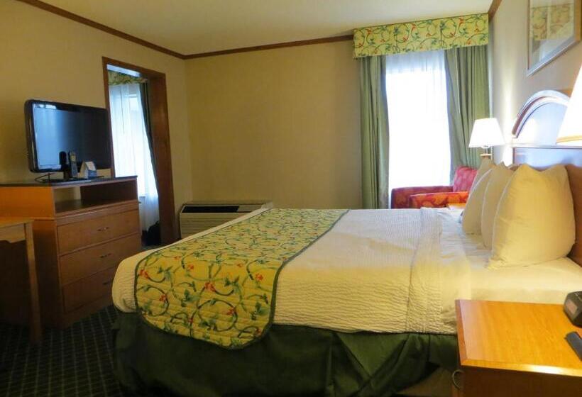 هتل Baymont By Wyndham Kalamazoo East