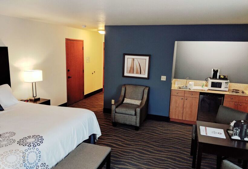 فندق Best Western Plus Edmonds Harbor Inn