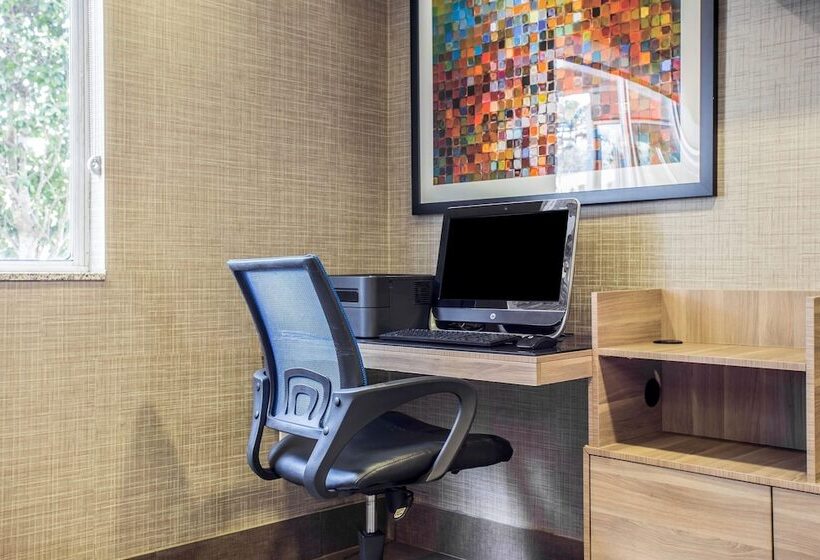 ホテル Comfort Inn & Suites Kannapolis   Concord