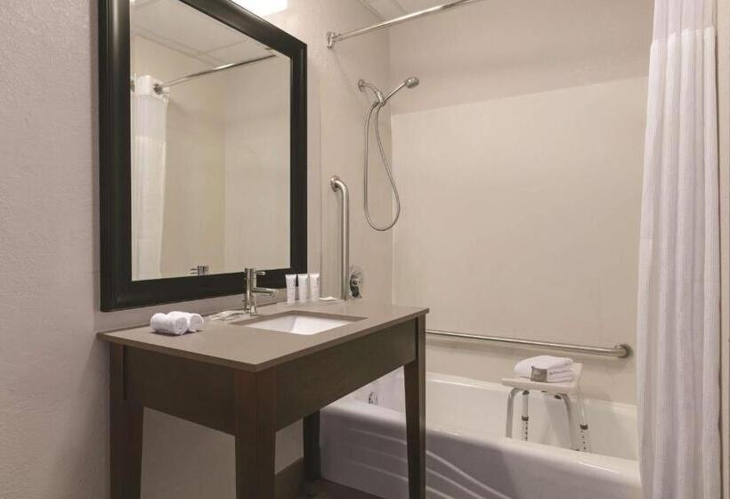 هتل Country Inn & Suites By Radisson, Port Clinton, Oh