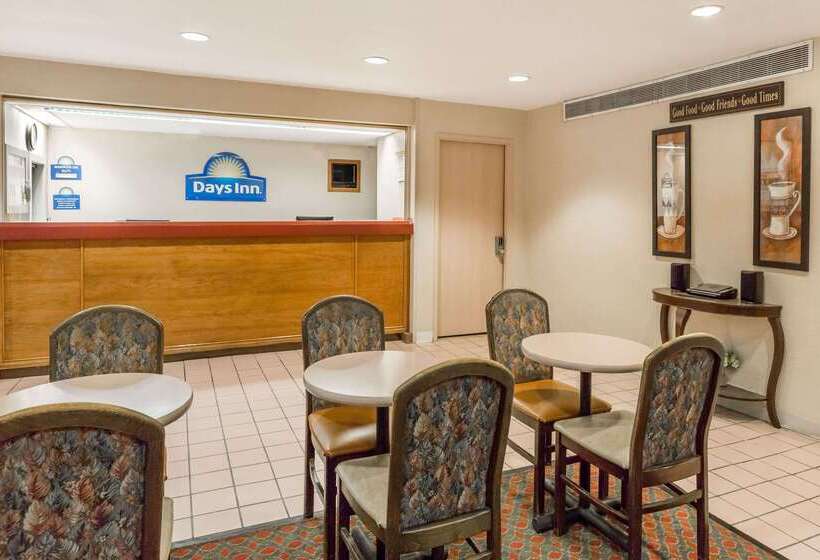 فندق Days Inn By Wyndham West Des Moines   Clive