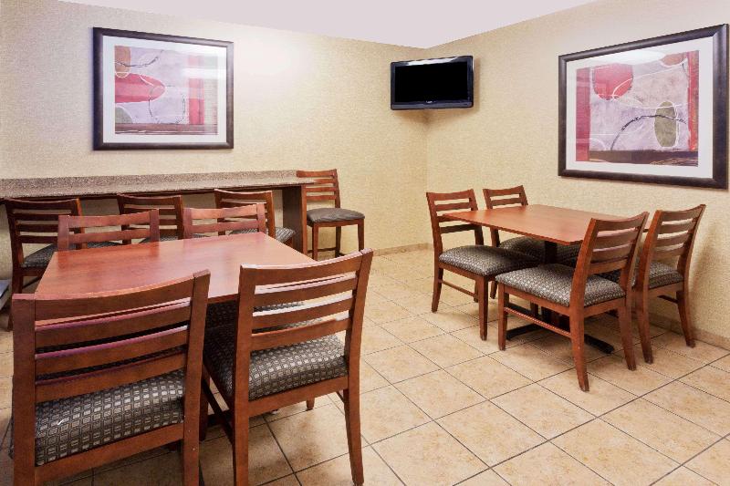 هتل Days Inn By Wyndham Rockford I 90 Casino District