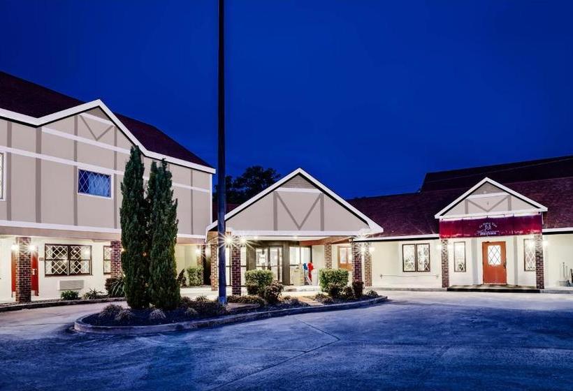 فندق Elizabethan Inn