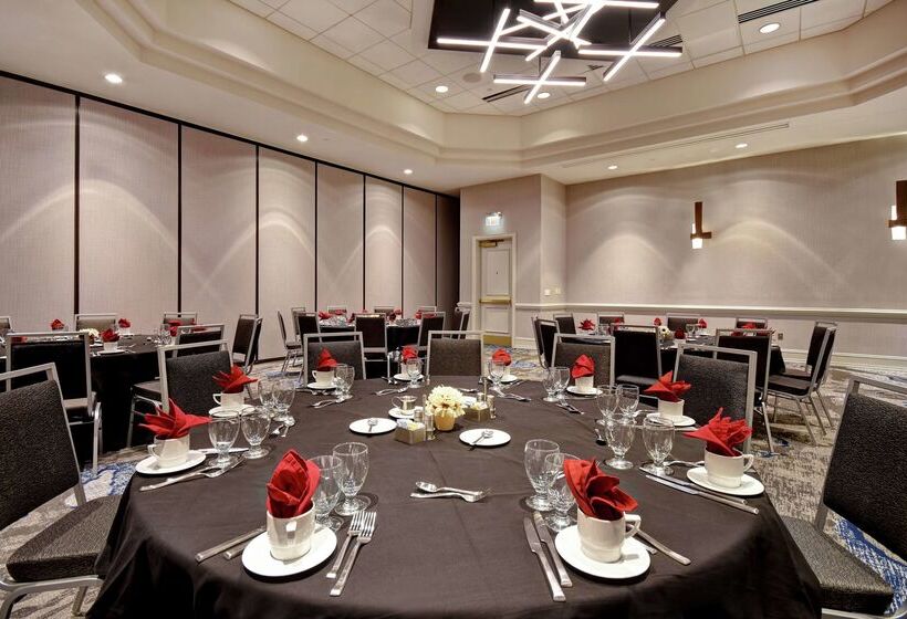 هتل Embassy Suites Charleston