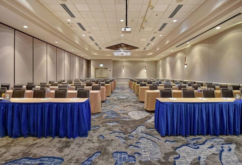 هتل Embassy Suites Charleston