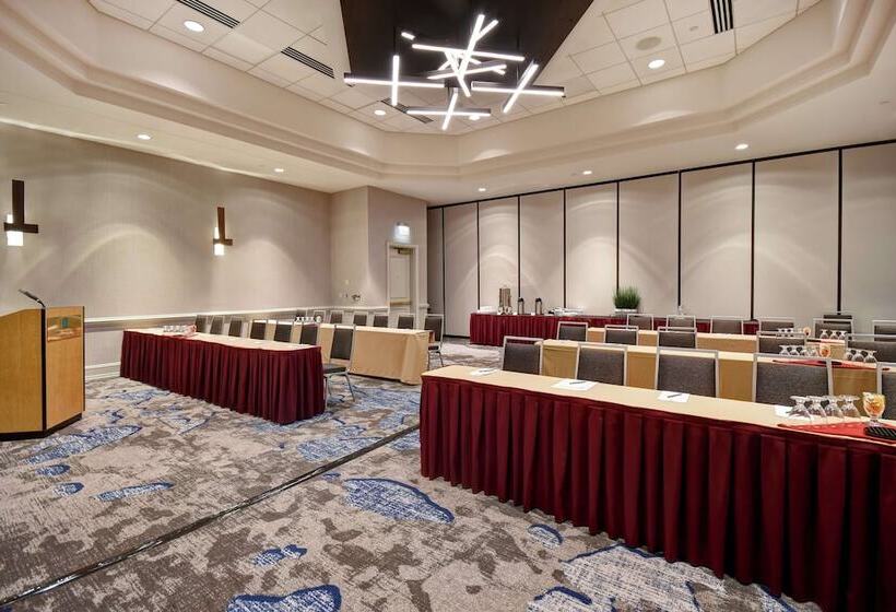 هتل Embassy Suites Charleston