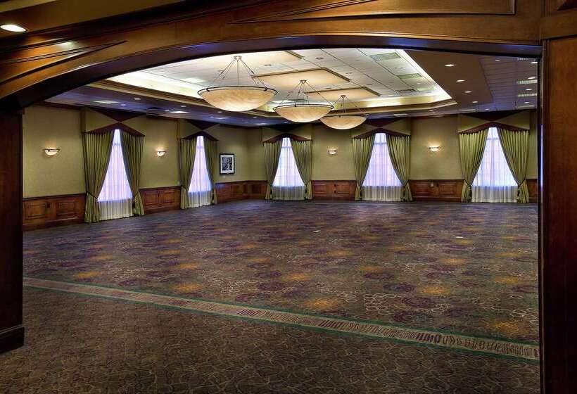 هتل Embassy Suites By Hilton Kansas City International Airport