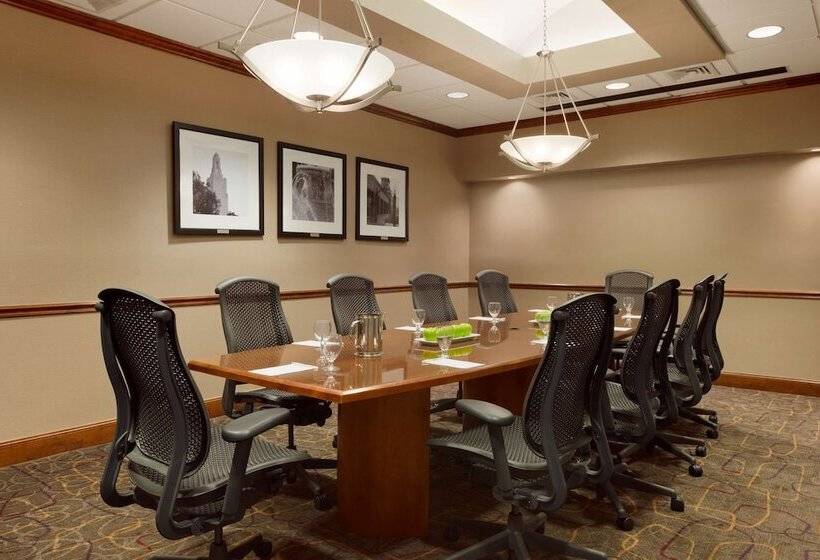 هتل Embassy Suites By Hilton Kansas City International Airport