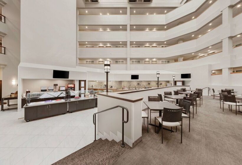 فندق Embassy Suites By Hilton Milwaukee Brookfield