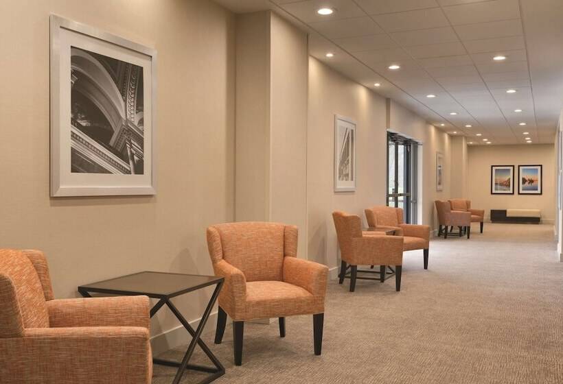 فندق Embassy Suites By Hilton Milwaukee Brookfield