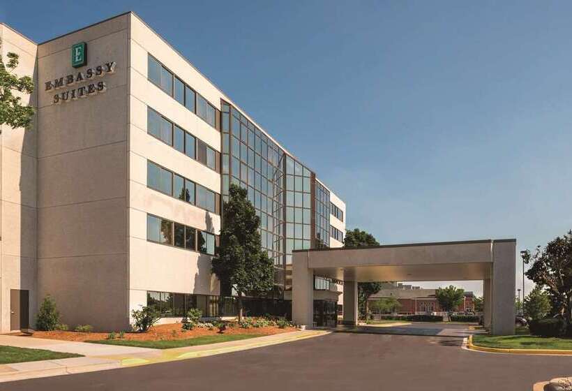 فندق Embassy Suites By Hilton Milwaukee Brookfield