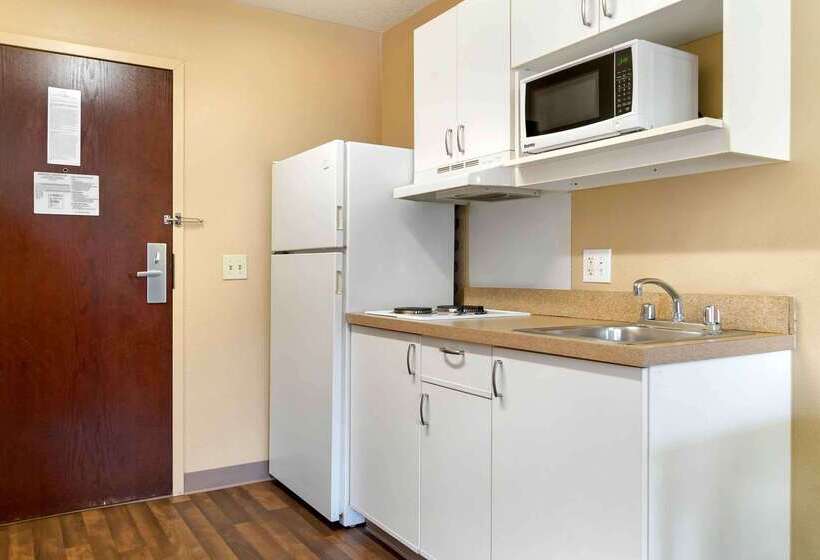 בית מלון כפרי Extended Stay America Select Suites   Detroit   Farmington Hills