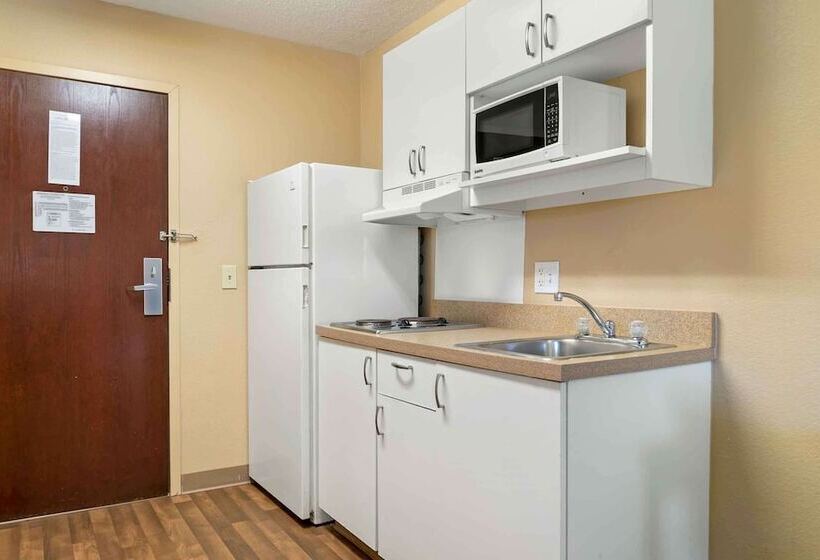 בית מלון כפרי Extended Stay America Select Suites   Detroit   Farmington Hills