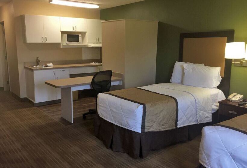 בית מלון כפרי Extended Stay America Suites  Detroit  Madison Heights