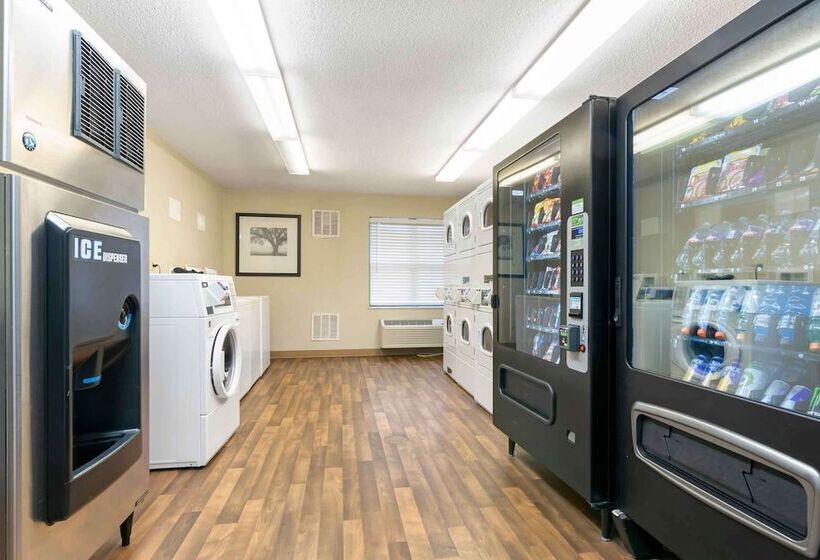 בית מלון כפרי Extended Stay America Suites  Kansas City  Airport