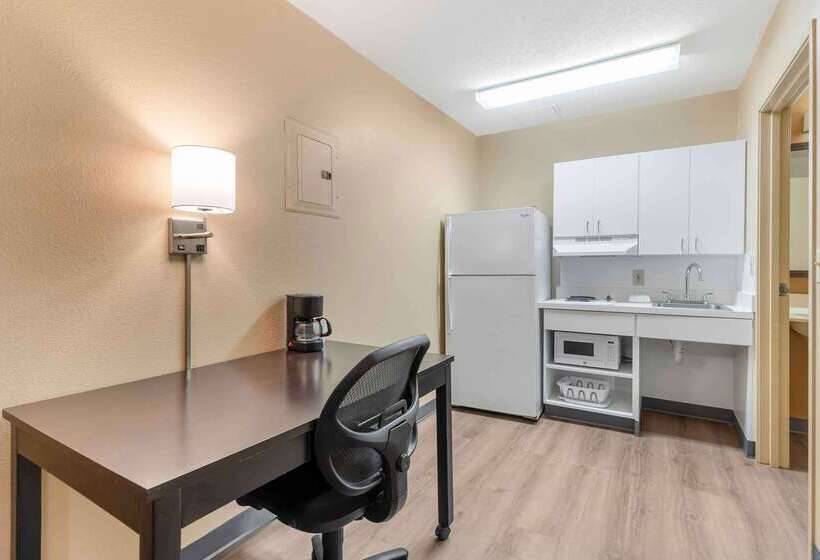 هتل Extended Stay America Suites   St Louis   Westport   E Lackland Rd