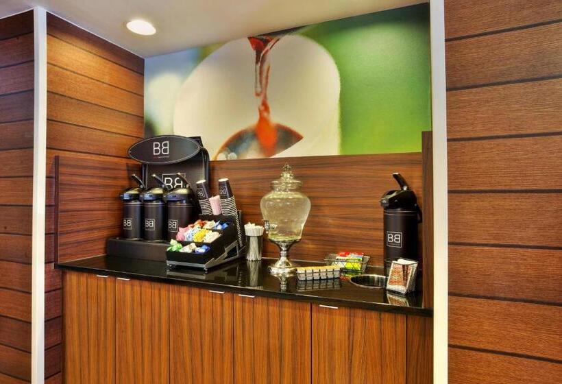 هتل Fairfield Inn Ann Arbor