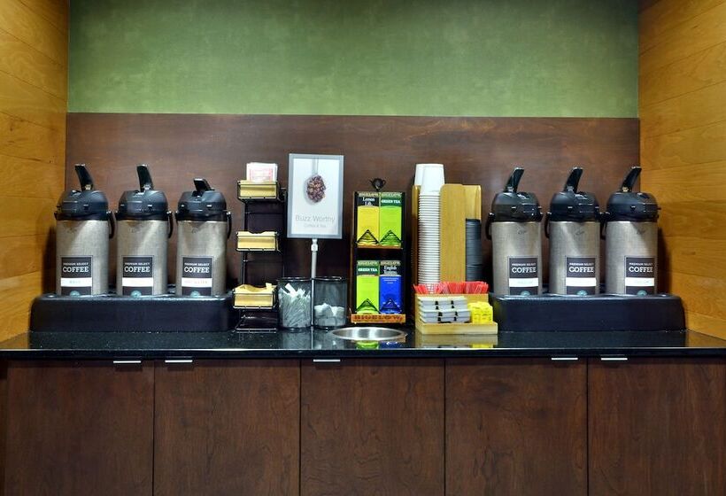 هتل Fairfield Inn & Suites By Marriott Charlottesville North