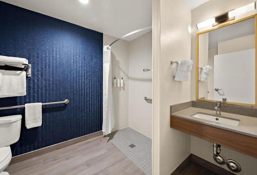 هتل Fairfield By Marriott Chesapeake