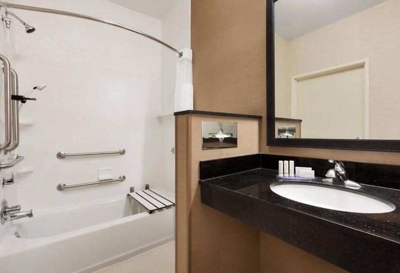 هتل Fairfield Inn & Suites Omaha East/council Bluffs, Ia