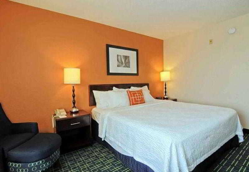 בית מלון כפרי Fairfield Inn And Suites By Marriott Potomac Mills Woodbridge