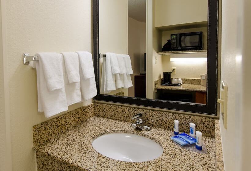 בית מלון כפרי Fairfield Inn And Suites By Marriott Potomac Mills Woodbridge
