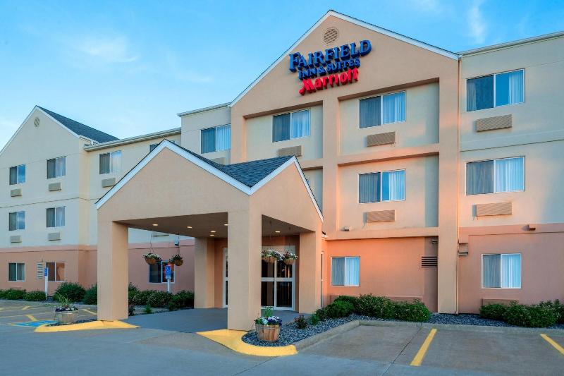 בית מלון כפרי Fairfield Inn & Suites Stevens Point
