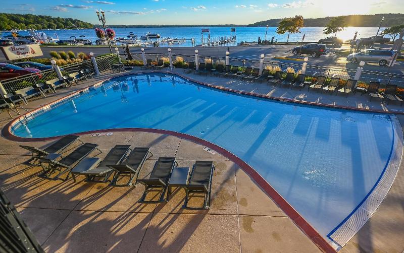 בית מלון כפרי Harbor Shores On Lake Geneva