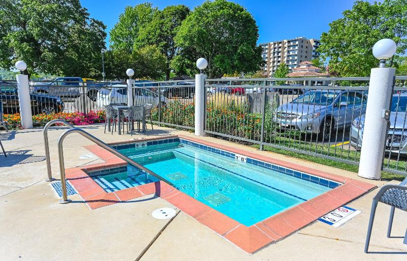 בית מלון כפרי Harbor Shores On Lake Geneva