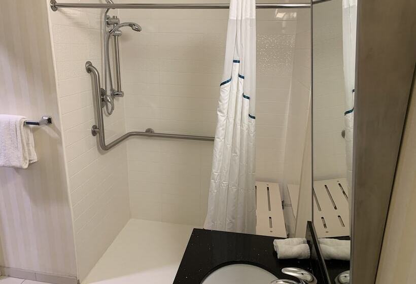 فندق Hometowne Studios By Red Roof East Lansing Okemos