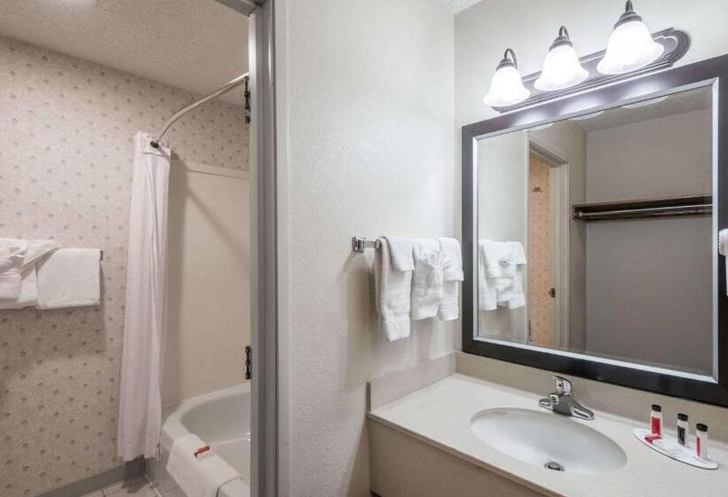 فندق Ramada By Wyndham Coeur D'alene